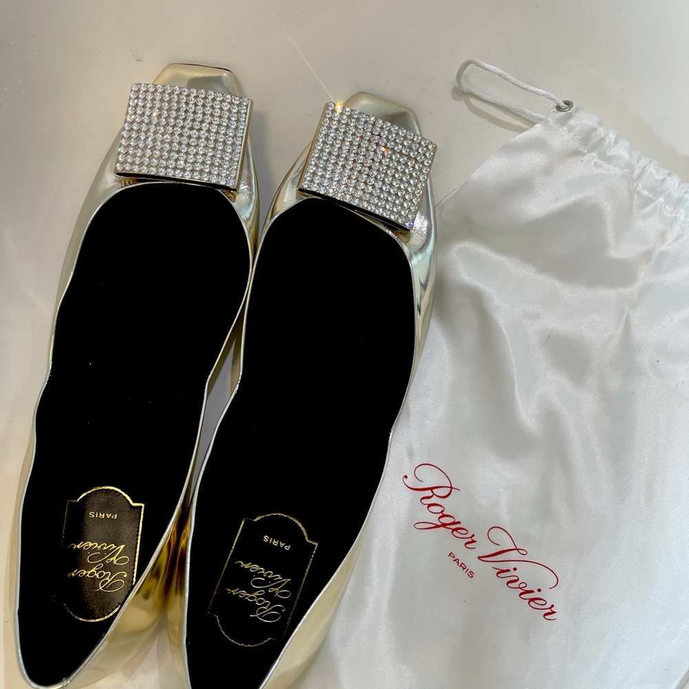 Roger Vivier brand new silver diamond ballet flat. Size 39.5.